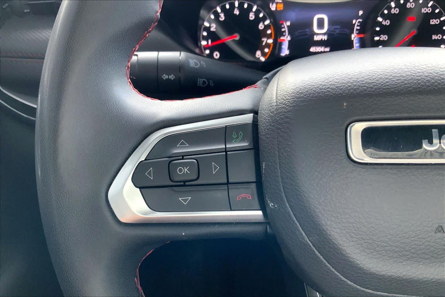 Used 2025 Jeep Compass Trailhawk AWD/4WD image 24