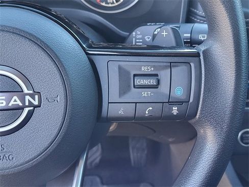 Used 2023 Nissan Rogue SV image 13