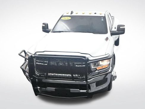 Used 2024 RAM 3500 Tradesman w/ Chrome Appearance Group AWD/4WD image 30