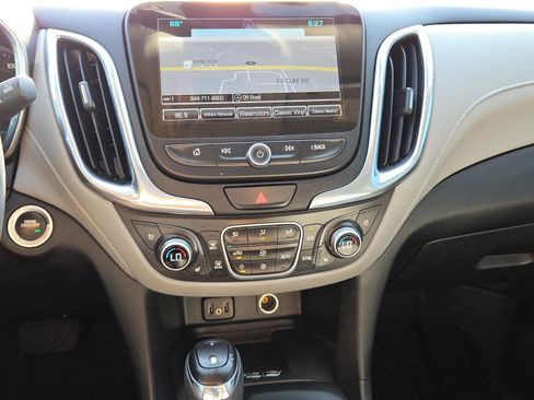 Used 2018 Chevrolet Equinox Premier image 23
