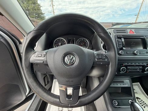 Used 2011 Volkswagen Tiguan SEL AWD/4WD image 19