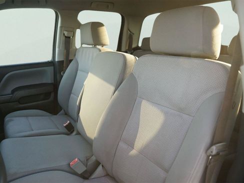 Used 2018 Chevrolet Silverado 1500 Custom w/ Custom Value Package RWD image 10