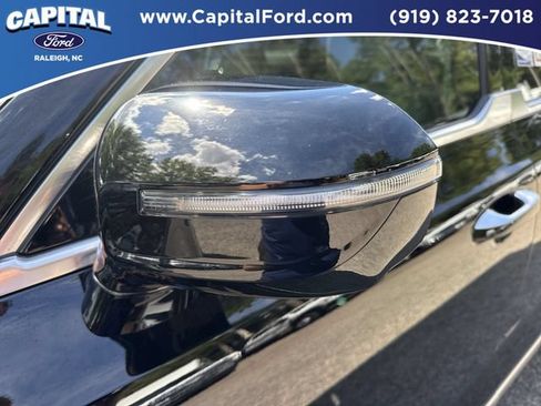 Used 2024 Kia Telluride SX Prestige w/ Towing Package AWD/4WD image 12