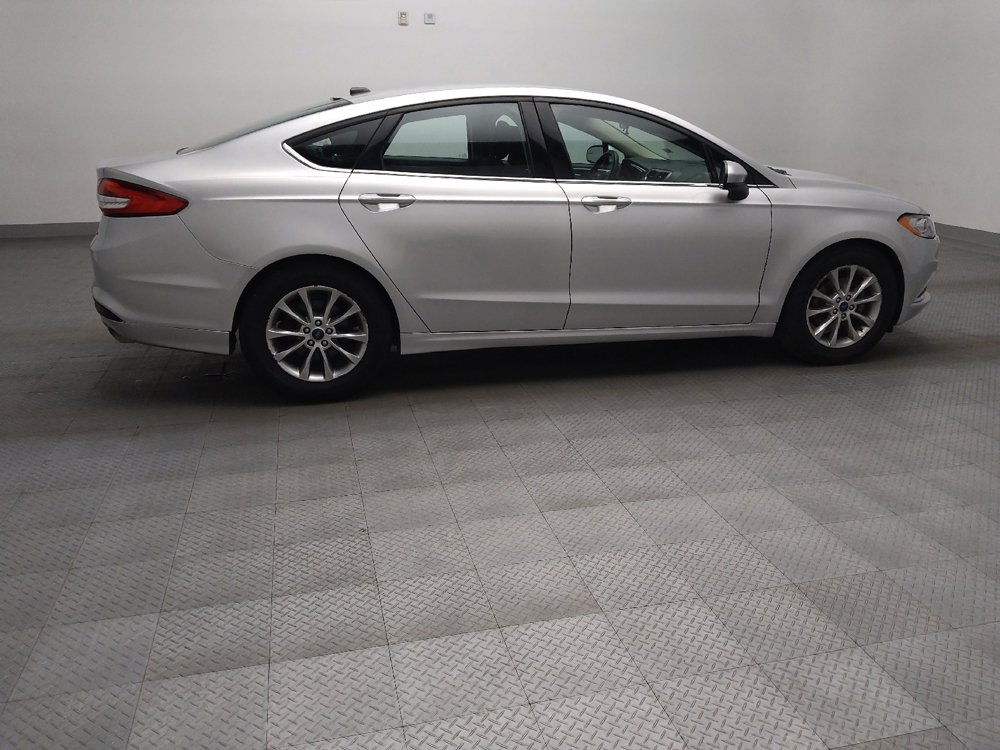 Used 2017 Ford Fusion SE w/ Fusion SE Technology Package FWD image 10