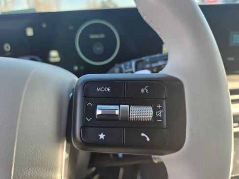 Used 2025 Hyundai Santa Fe Limited image 16