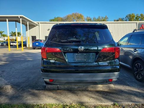Used 2018 Honda Pilot EX image 5