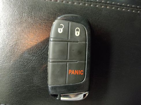 Used 2024 Jeep Compass Latitude AWD/4WD image 32
