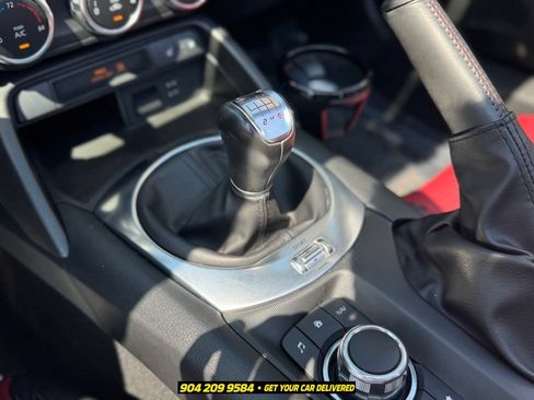 Used 2017 FIAT 124 Spider Abarth RWD image 21