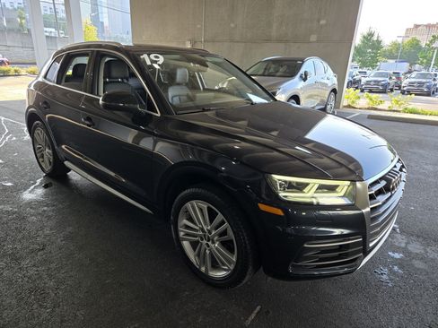Used 2019 Audi Q5 2.0T Premium Plus w/ Premium Plus Package AWD/4WD image 7