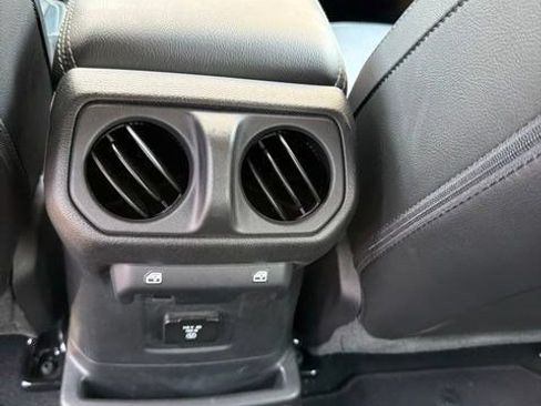Used 2022 Jeep Wrangler Unlimited Sahara w/ Cold Weather Group AWD/4WD image 8