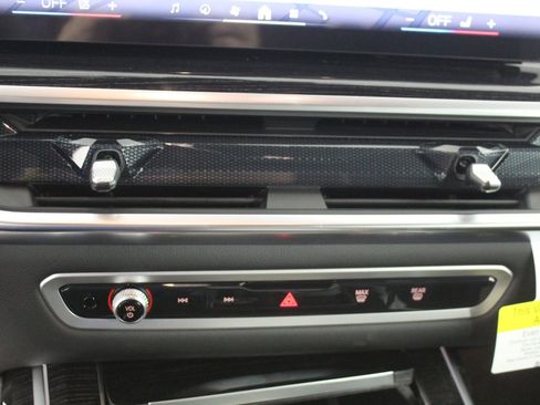 New 2026 BMW X7 xDrive40i w/ Executive Package image 17