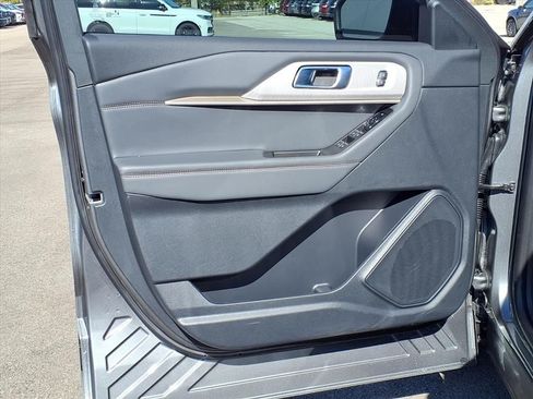 New 2026 Ford Explorer Active w/ Active Comfort Package RWD image 22