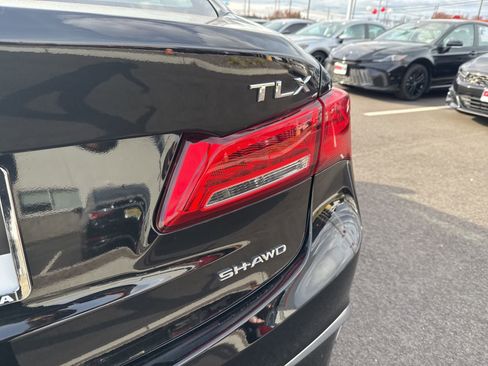 Used 2018 Acura TLX V6 SH-AWD w/ Technology Pkg image 8