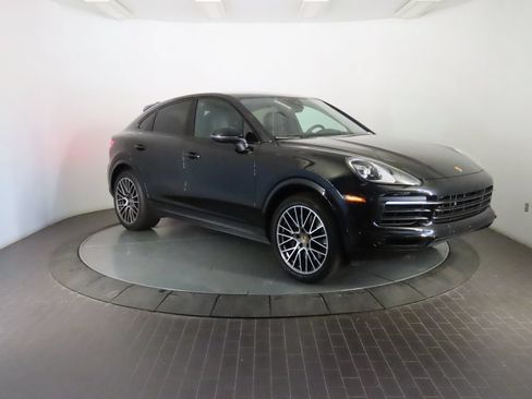 Certified 2023 Porsche Cayenne Coupe AWD/4WD image 9