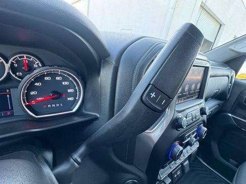 Used 2021 Chevrolet Silverado 1500 LT AWD/4WD image 12