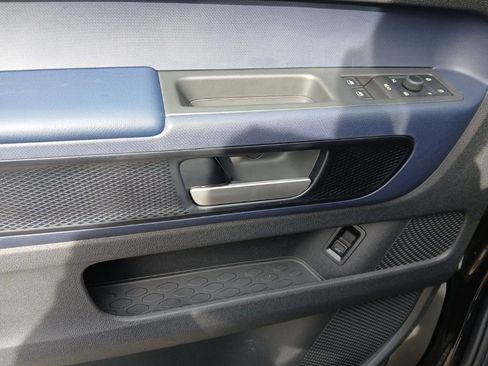 New 2025 Volkswagen ID. Buzz Pro S image 11