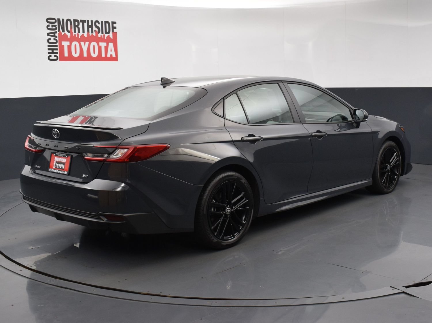 Used 2025 Toyota Camry SE FWD image 4