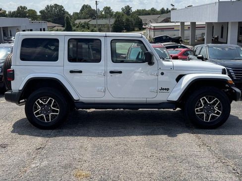 Used 2025 Jeep Wrangler Unlimited Sahara w/ Safety Group AWD/4WD image 2
