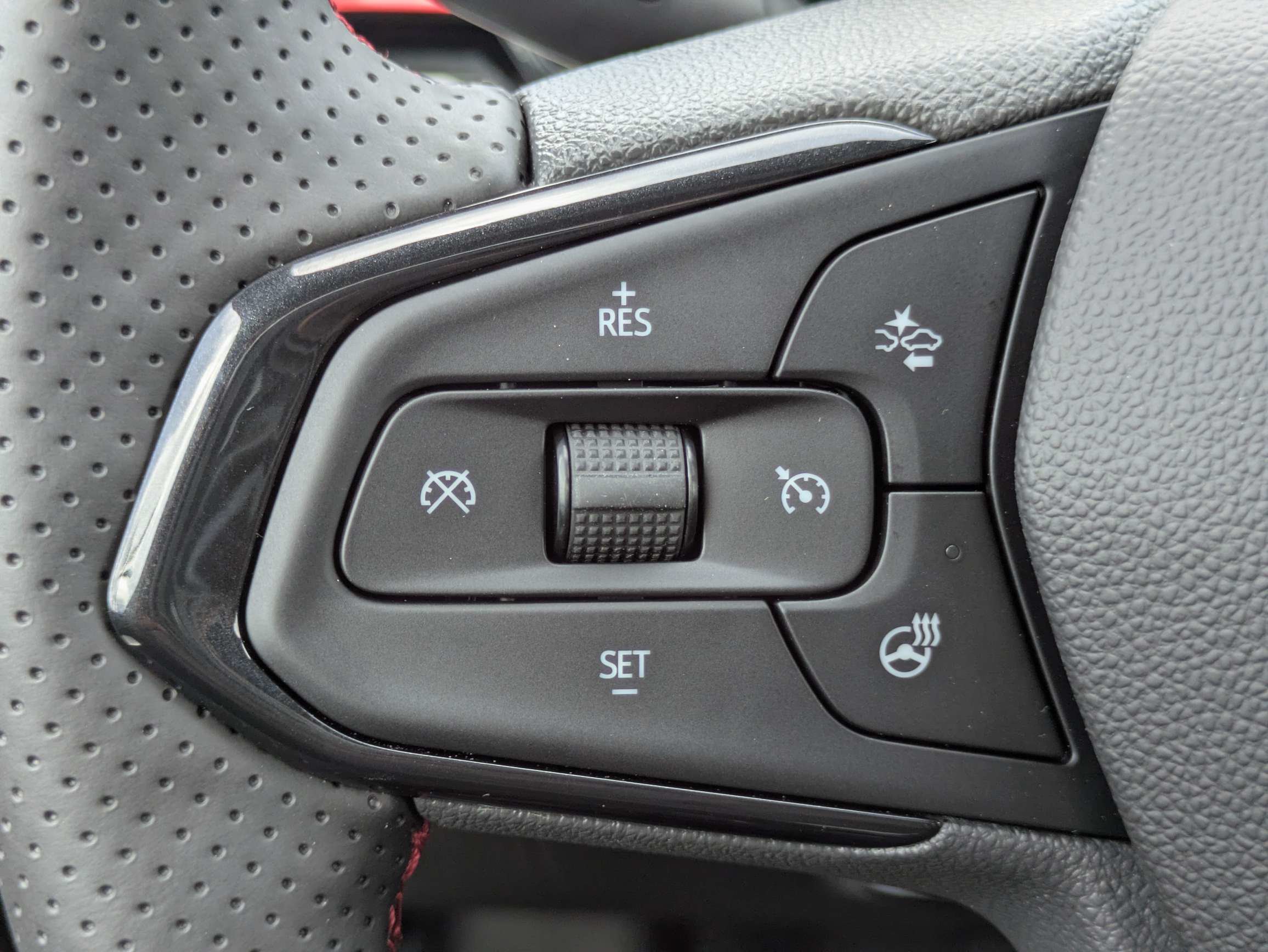 New 2026 Chevrolet Trax RS w/ Driver Confidence Package FWD image 15