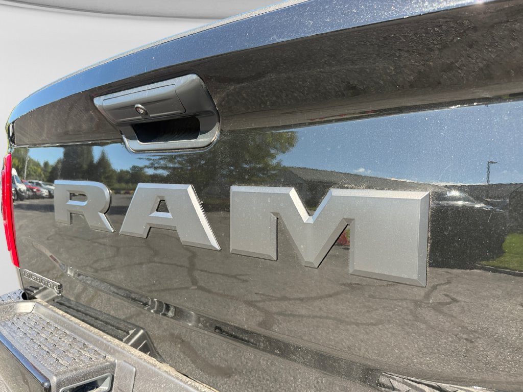 New 2026 RAM 3500 Big Horn AWD/4WD image 17