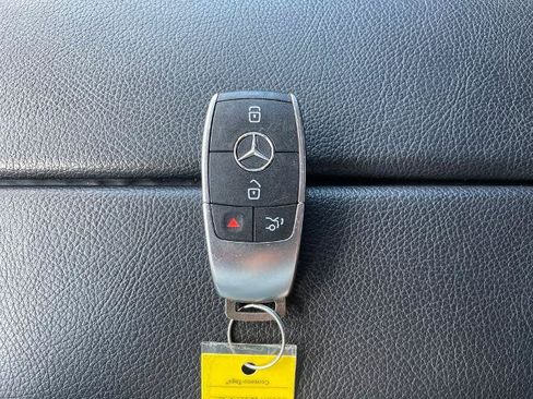 Used 2023 Mercedes-Benz GLS 450 4MATIC image 26