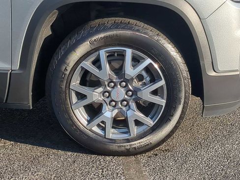 Used 2023 GMC Acadia SLT w/ Preferred Package image 10