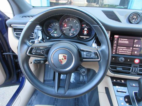 Used 2024 Porsche Macan image 46