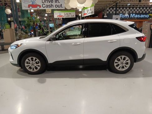 Used 2023 Ford Escape Active AWD/4WD image 17