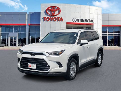 Certified 2024 Toyota Grand Highlander AWD image 3