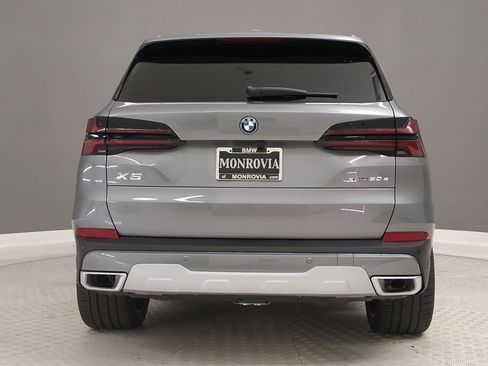 New 2026 BMW X5 xDrive50e w/ Premium Package AWD/4WD image 8