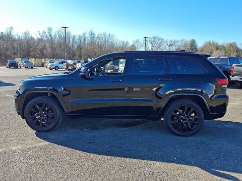 Used 2019 Jeep Grand Cherokee Altitude image 7