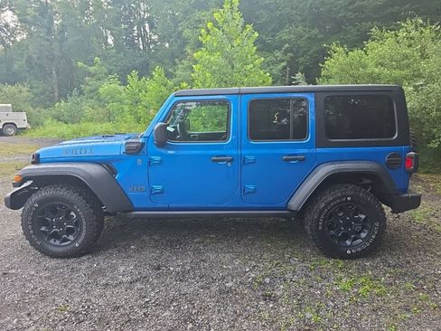 Used 2023 Jeep Wrangler Unlimited w/ Cold Weather Group AWD/4WD image 4