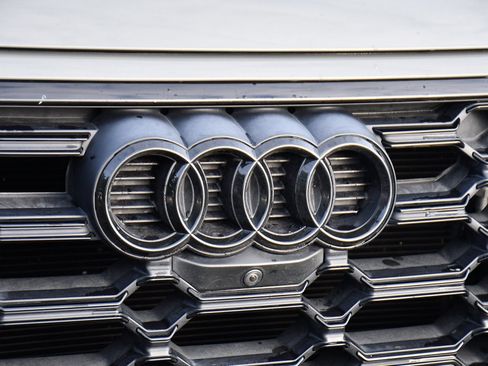 Used 2021 Audi SQ5 Prestige w/ Prestige Package image 37