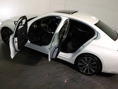 Used 2025 BMW 330i xDrive Sedan image 5