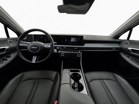New 2025 Hyundai Sonata Limited image 13
