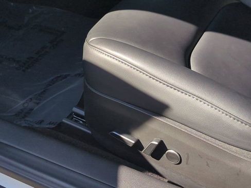 Used 2023 Tesla Model 3 Standard Range image 12