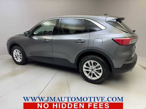 Used 2021 Ford Escape SE image 3