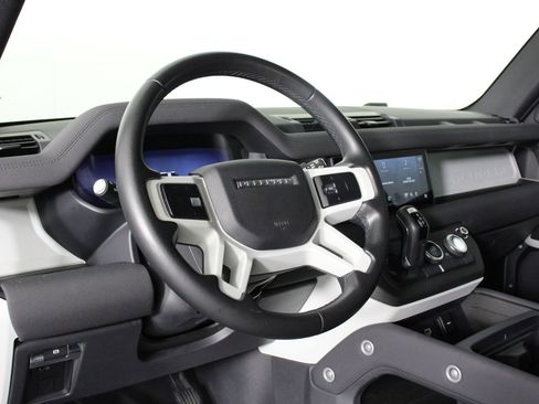 Used 2023 Land Rover Defender 110 S image 14