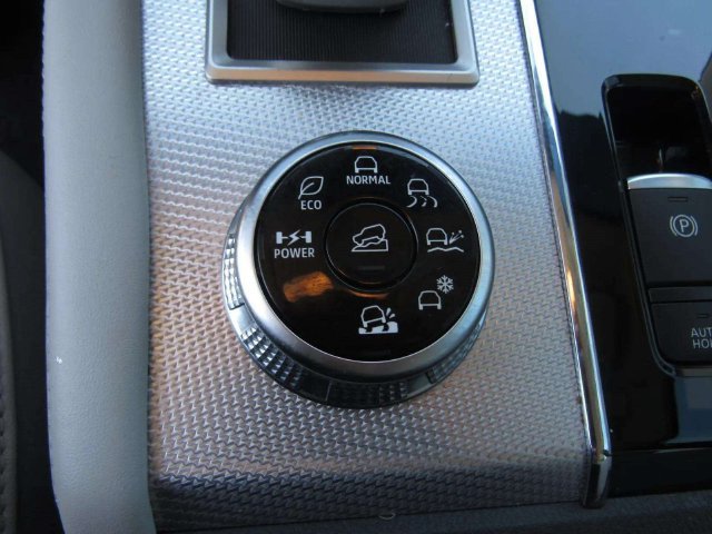 Used 2025 Mitsubishi Outlander SEL AWD/4WD image 23