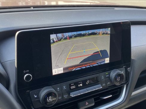 Certified 2024 Toyota Grand Highlander XLE image 10