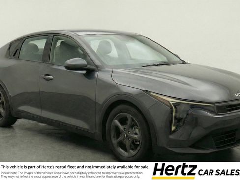Used 2025 Kia K4 LXS image 1