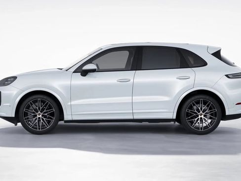Certified 2024 Porsche Cayenne S image 2