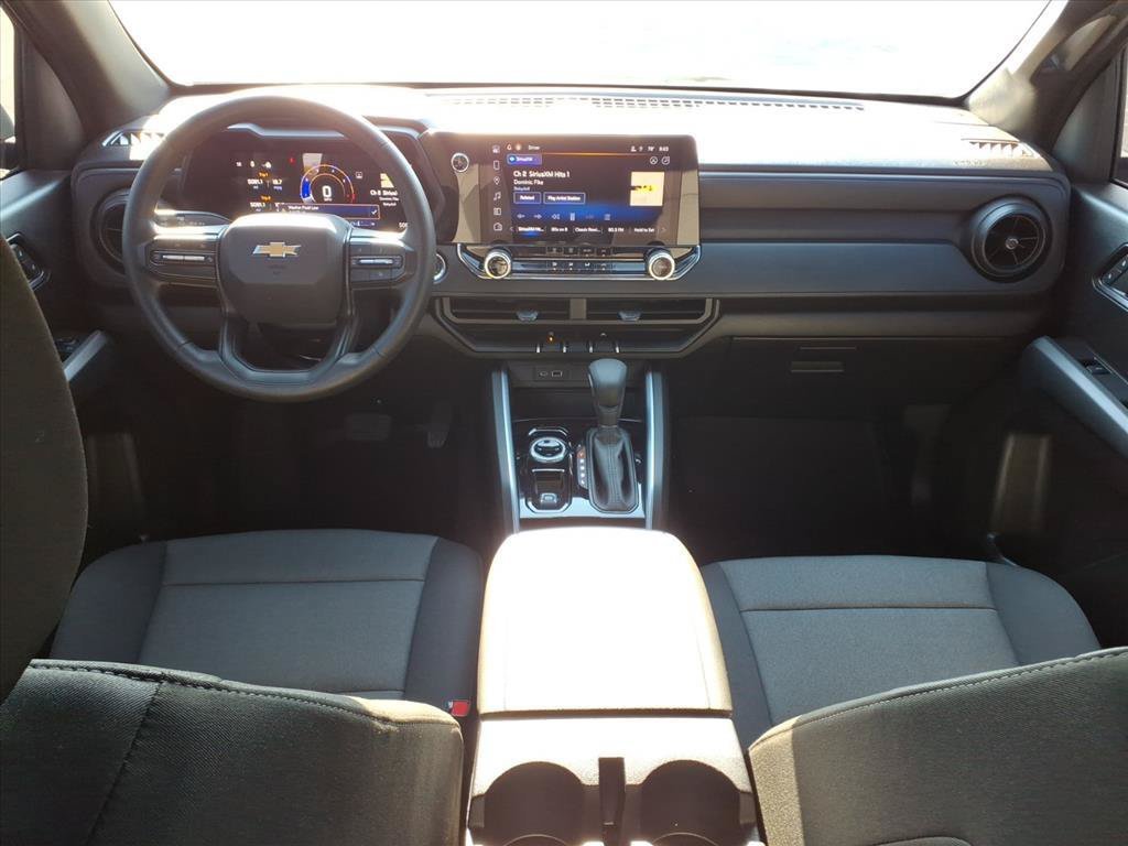 Used 2025 Chevrolet Colorado W/T AWD/4WD image 25
