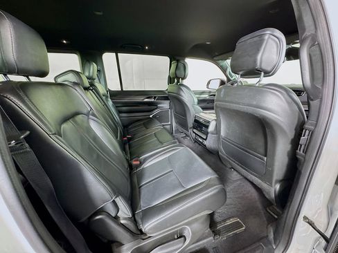 Used 2024 Jeep Wagoneer Series II w/ Flexible Seating Group RWD image 29
