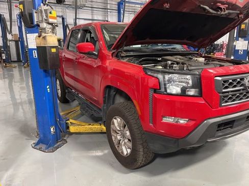 Used 2022 Nissan Frontier SV AWD/4WD image 1