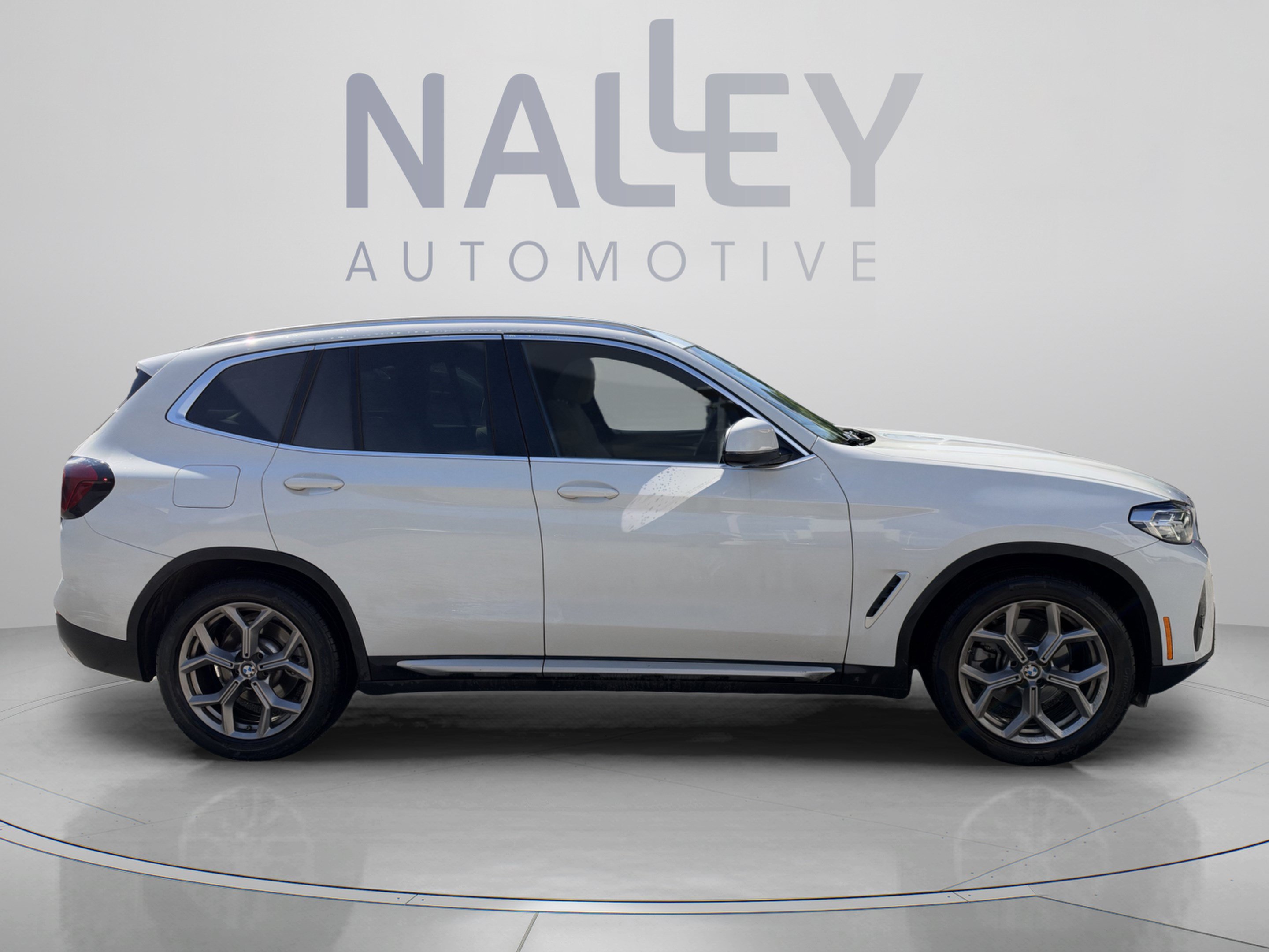 Used 2022 BMW X3 xDrive30i w/ Convenience Package w/ZPA AWD/4WD image 4