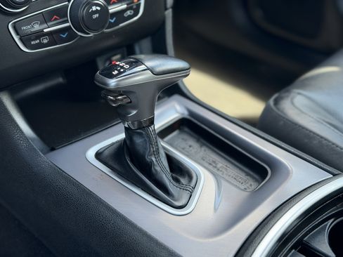 Used 2022 Dodge Charger SXT w/ Leather Interior Group RWD image 15