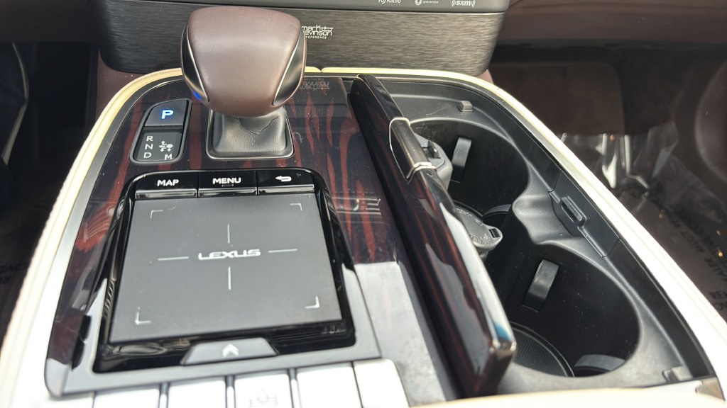 Used 2019 Lexus LS 500 AWD w/ Luxury Package image 18