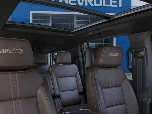 New 2026 Chevrolet Suburban High Country AWD/4WD image 25