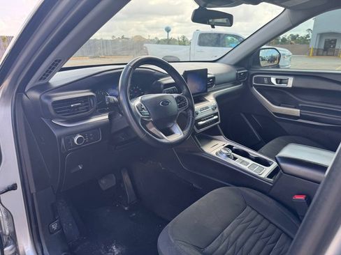 Used 2021 Ford Explorer XLT RWD image 10